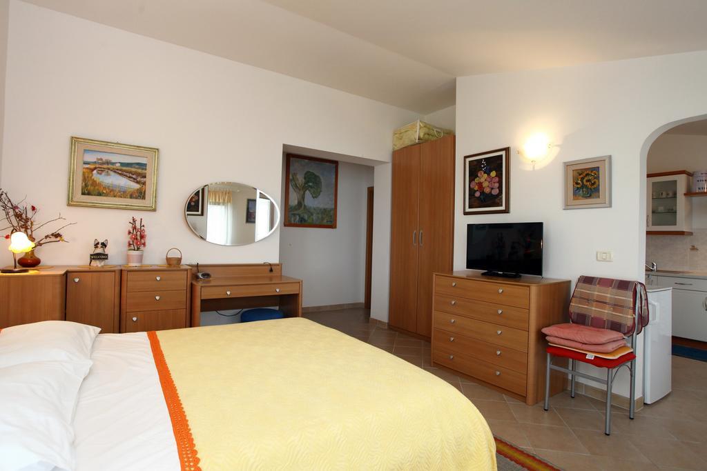Apartment Parenzana Sea View Sk